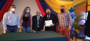 Lee más sobre el artículo Entrega de Títulos por parte de la Zona Educativa Táchira a la Unidad Educativa Colegio «Los Pirineos Don Bosco»